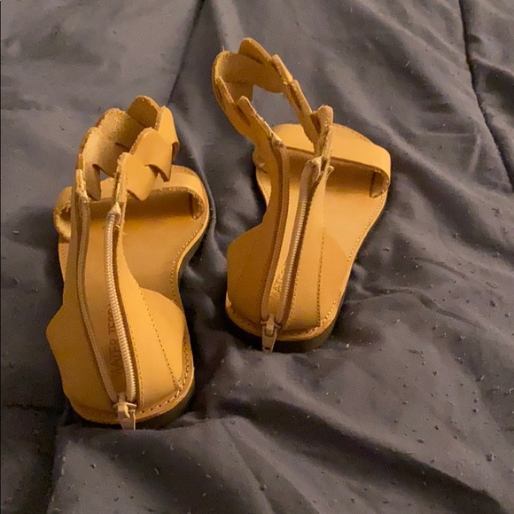 GRECIAN LEATHER SANDALS - Picture 5 of 5